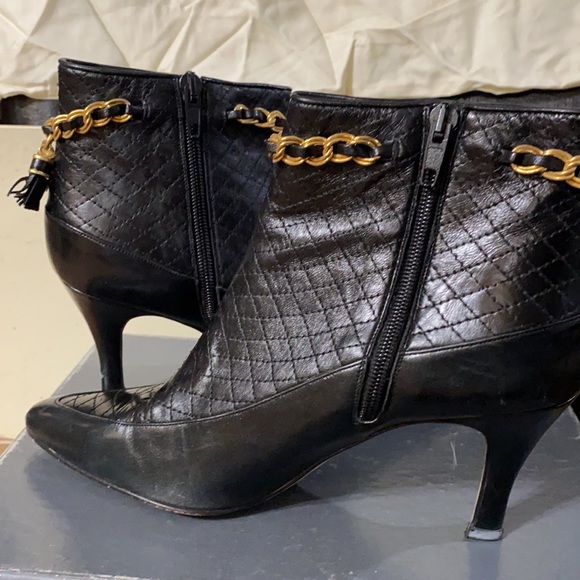 Bally.  All leather ankle boots . - Picture 2 of 2